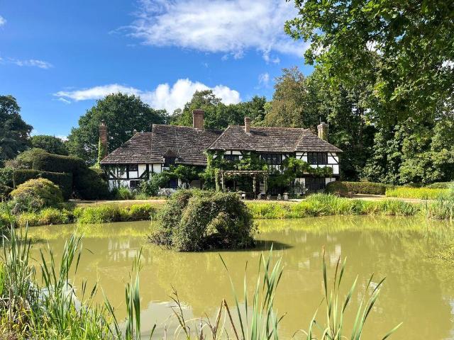 House for sale in Nuthurst, Horsham