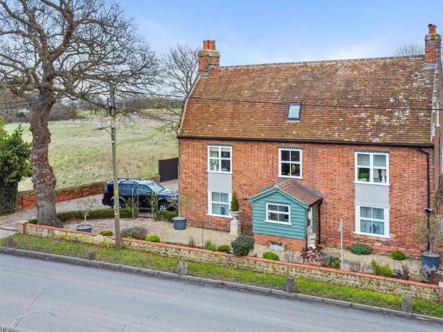 House for sale in Frinton and Walton, Dale Hill