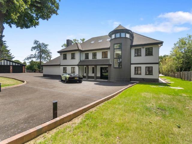 House for sale in Elstree and Borehamwood, Borehamwood