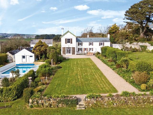 House for sale in Marazion