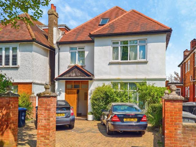 House for sale in Brondesbury, Greater London