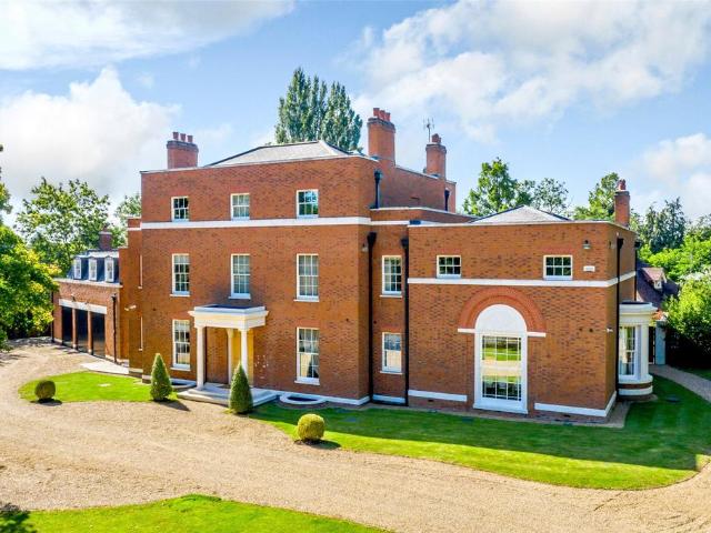 House for sale in High Barnet, Greater London