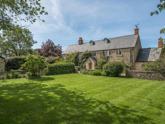 House for sale in Fossebridge, Gloucestershire