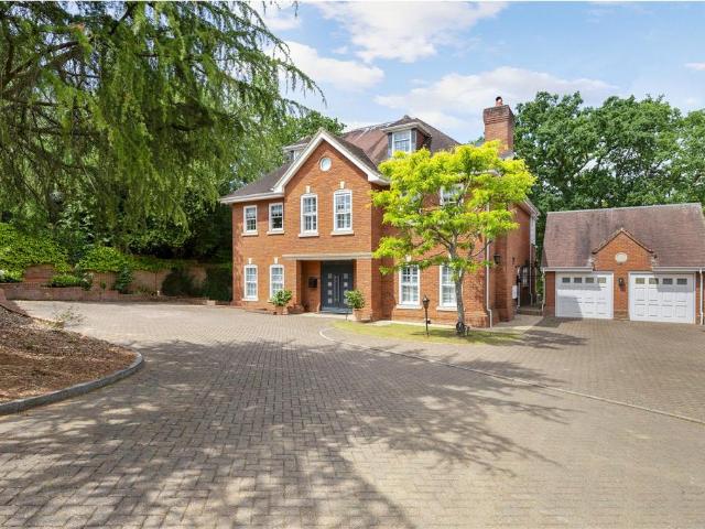House for sale in Greater London
