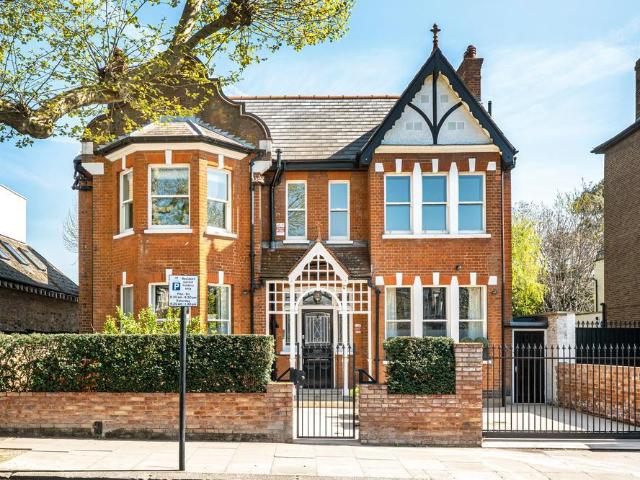 House for sale in Royal Borough of Kensington and Chelsea, Greater London