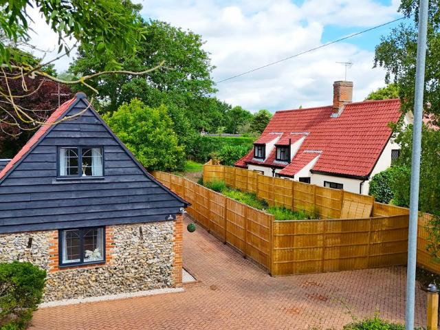 House for sale in Woodditton, Barway