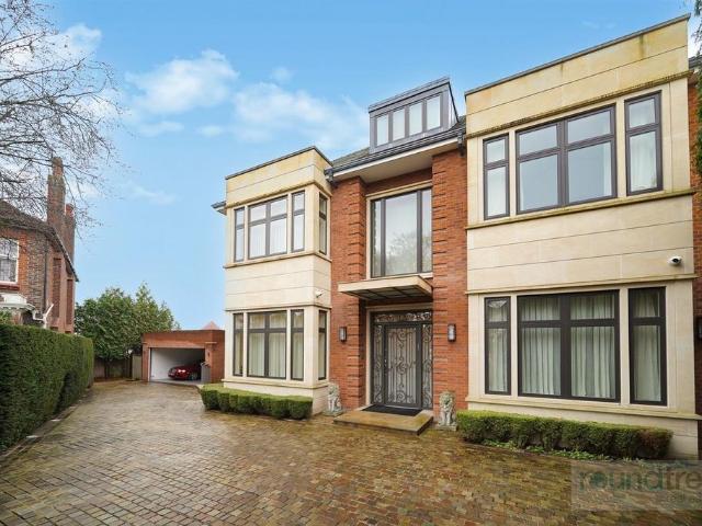 House for sale in Brent Cross, Greater London