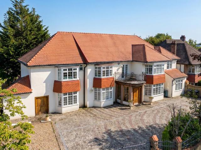 House for sale in The Hale, Mill Hill