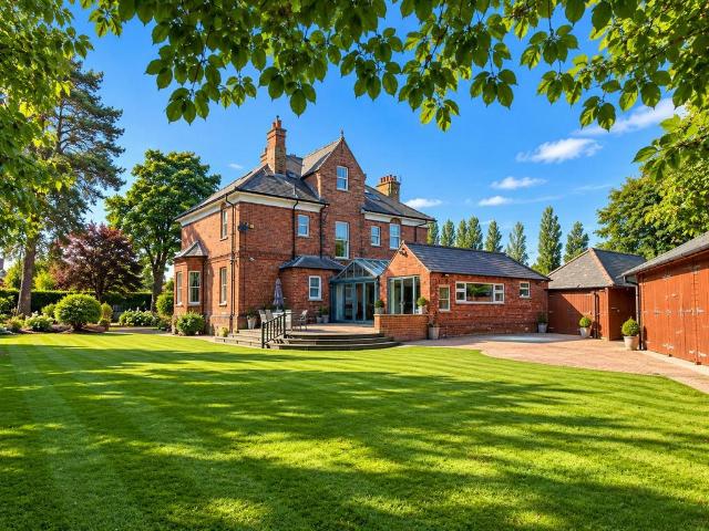 House for sale in Torksey, West Lindsey