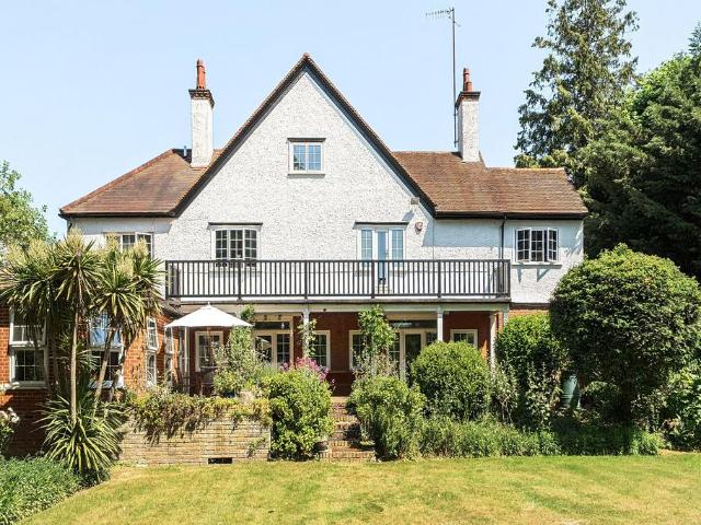 House for sale in Pinner, Greater London