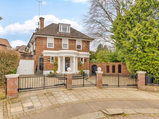 House for sale in Golders Green, Greater London