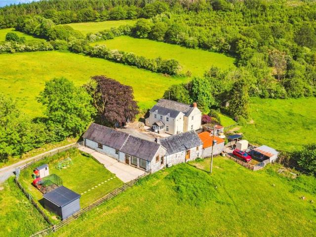 House for sale in Llanllawddog, Wales