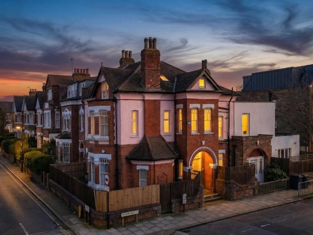 House for sale in Muswell Hill, Greater London