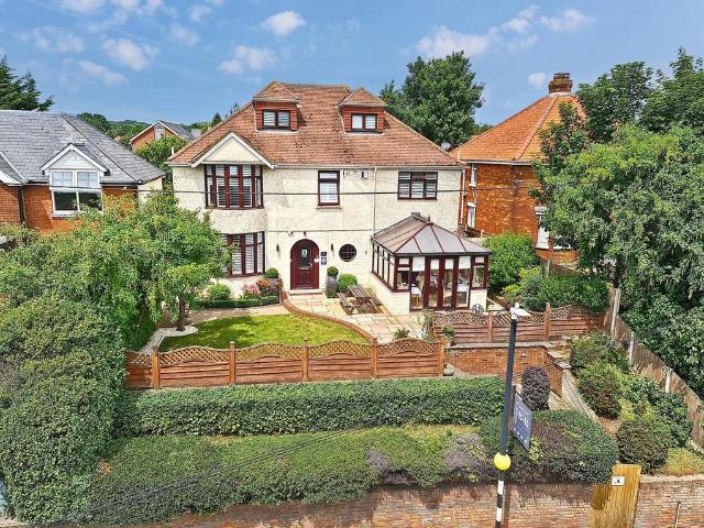 House for sale in The King's Mile, The Bridge