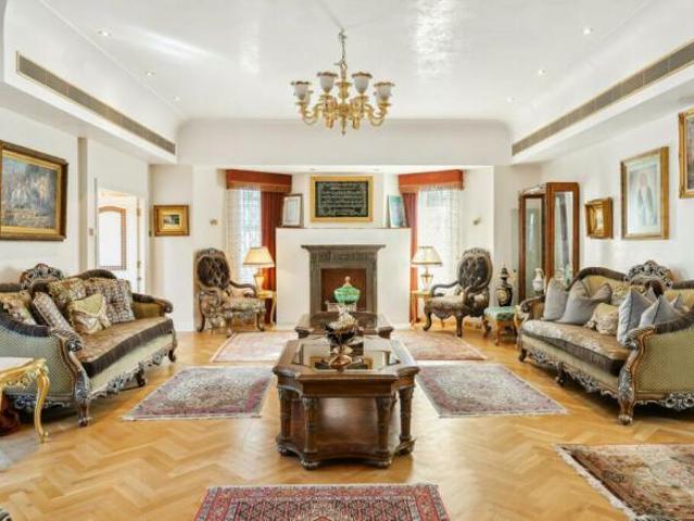 House for sale in Kensington, Greater London