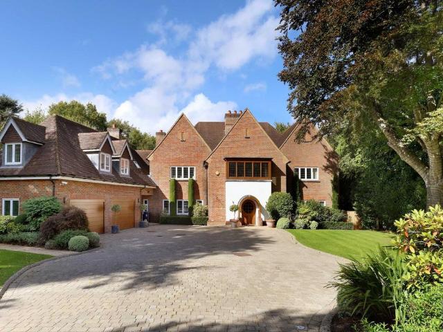 House for sale in Beaconsfield, Knotty Green