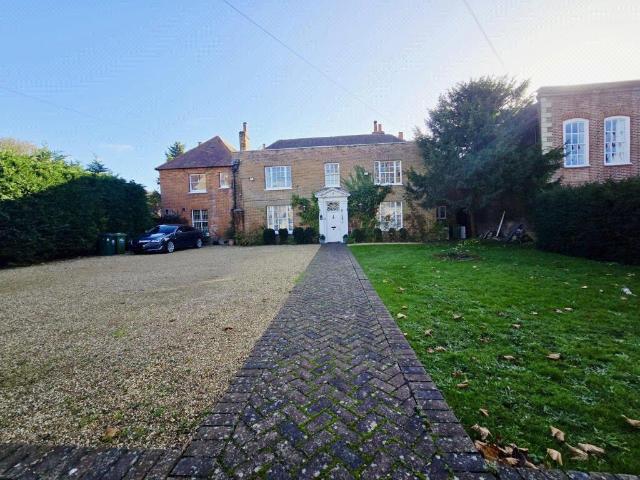 House for sale in Lower Halliford, Surrey