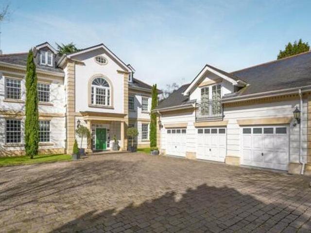 House for sale in Ascot
