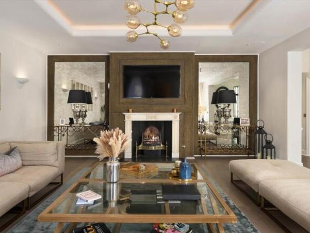 Property for sale in Cat Hill