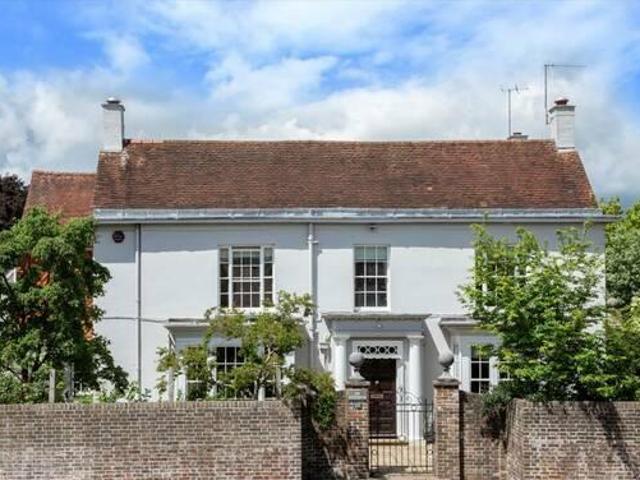 House for rent in Surrey