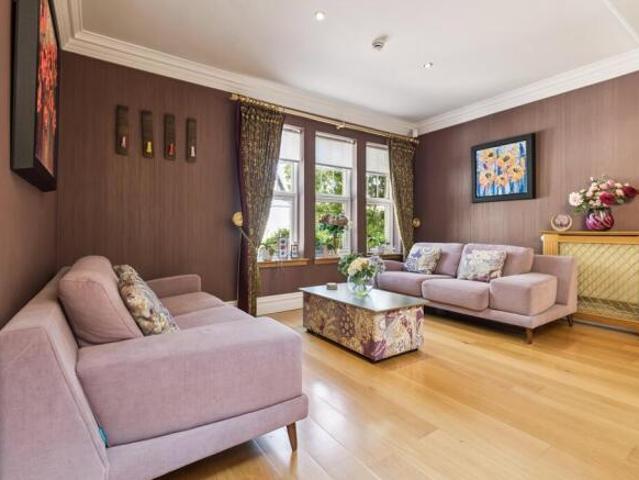 Farm for sale in Bearsden, Scotland