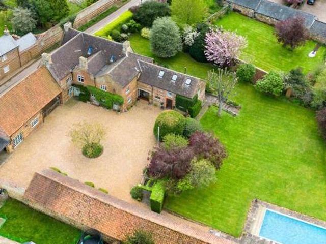 House for sale in Northampton, Northamptonshire