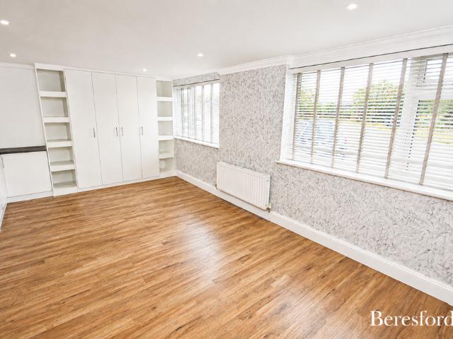 House for rent in Ingatestone and Fryerning, Navestock Side