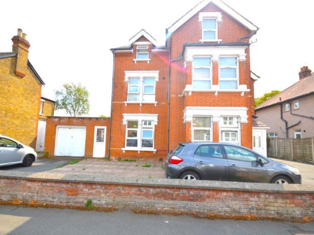 House for rent in Birch Green, Lower Halliford