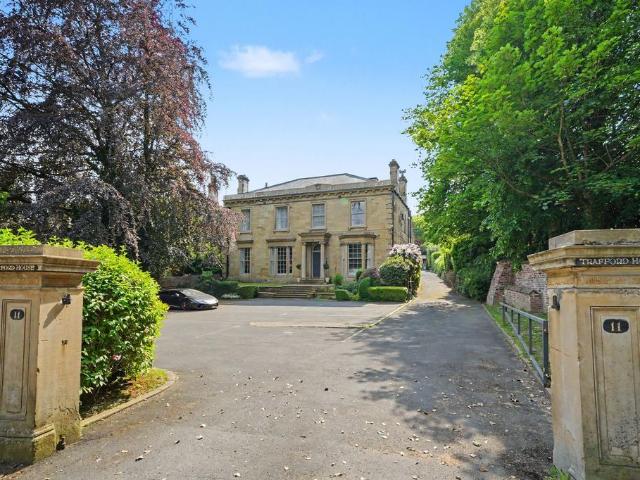 House for sale in Marsh, Lindley