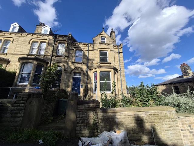 House for sale in Huddersfield, Kirklees