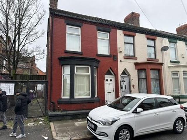 House for sale in Elm Park, Calderstones