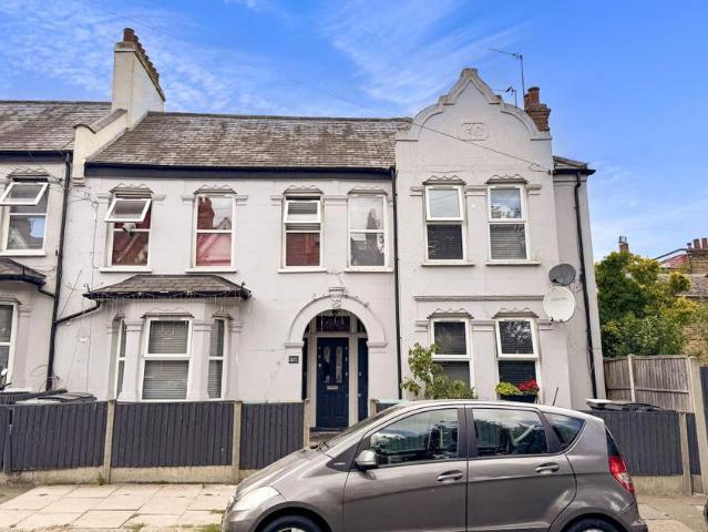 House for sale in Greater London