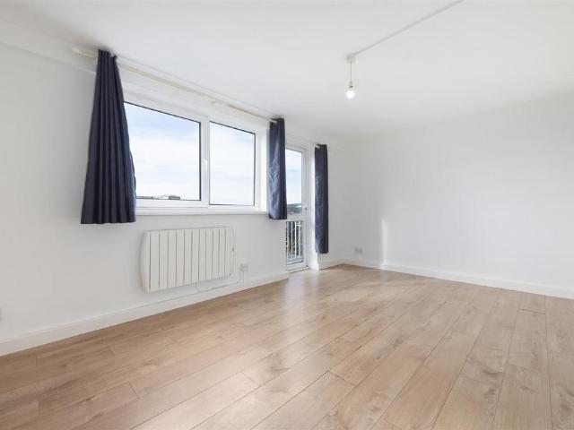 Flat for sale in Holloway, Lower Holloway