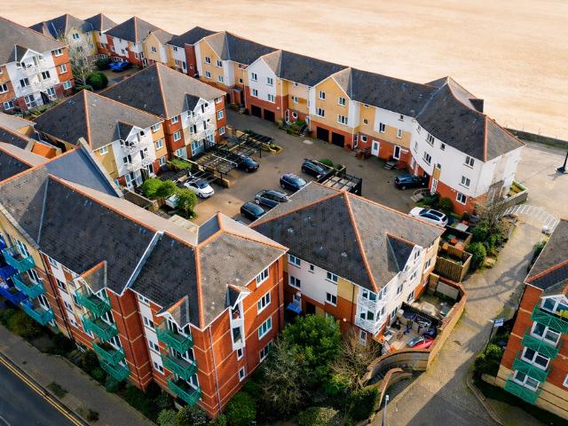 Flat for sale in Nangreaves, Wales