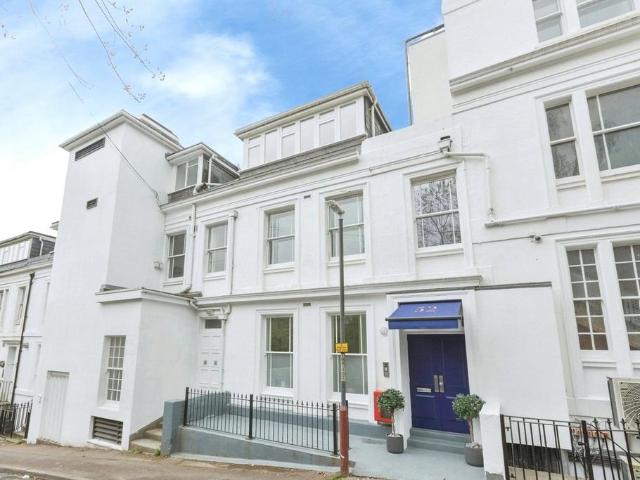 Flat for sale in St James, Sandown Park