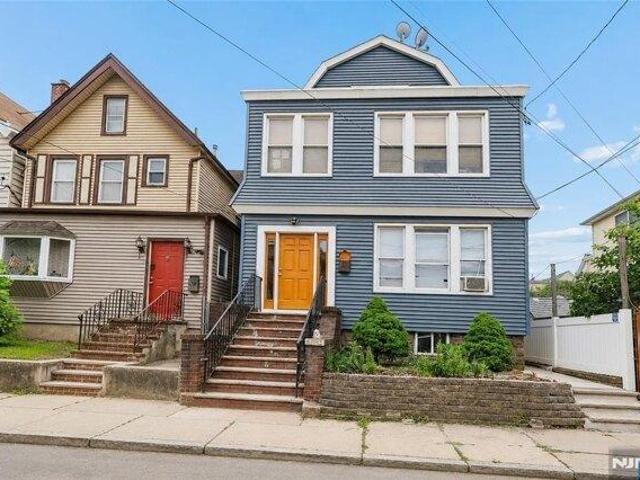 House for sale in Hudson, New Jersey