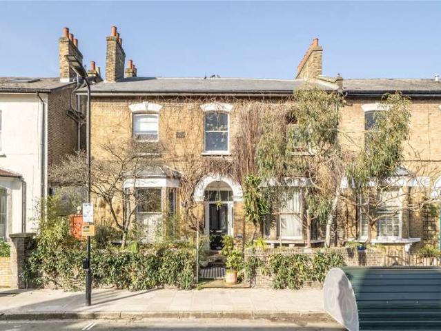 House for sale in Lower Clapton, Greater London