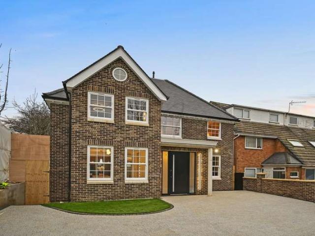 House for sale in Brunswick Park, Greater London