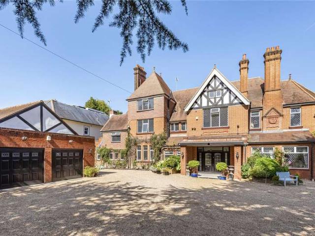 House for sale in Hadley Wood, Greater London