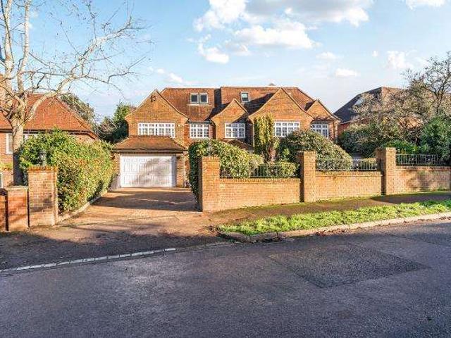 House for sale in London Borough of Barnet, Greater London