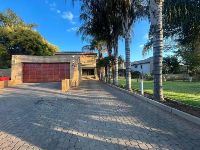 House for sale in Glen, Mangaung Metropolitan Municipality