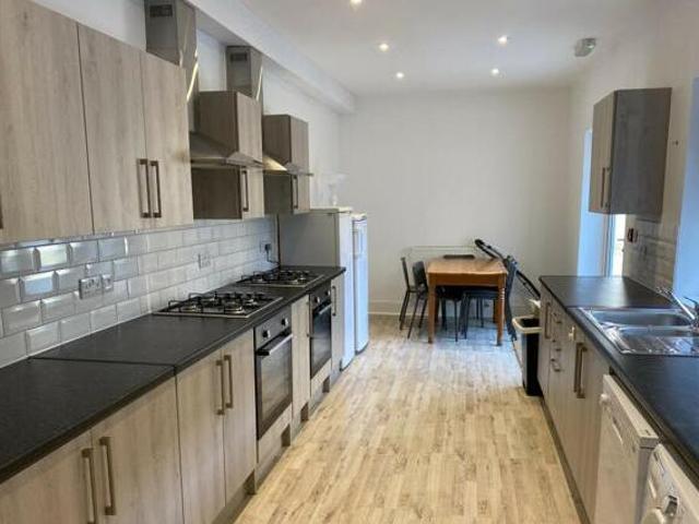 House for rent in Follaton, Strode