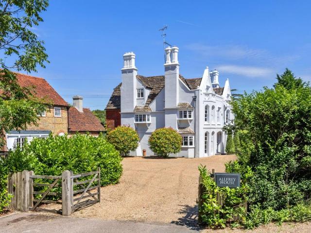 House for sale in Horsham, West Sussex