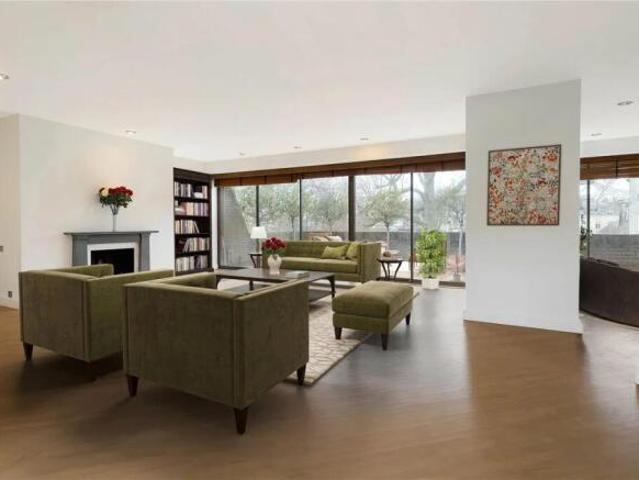House for sale in South Kensington, Greater London