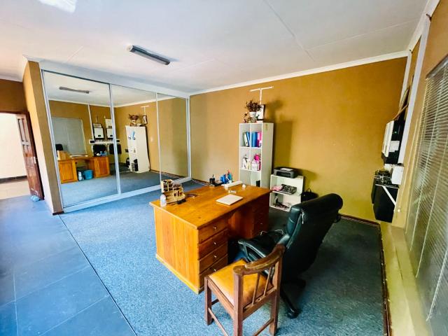 House for sale in Oakdene, Vosloorus
