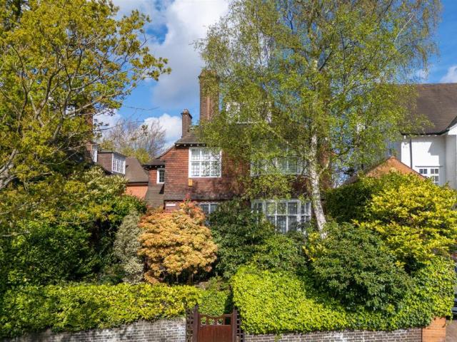 House for sale in Hampstead