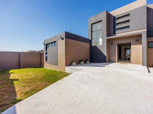 House for sale in Cape Town, Western Cape