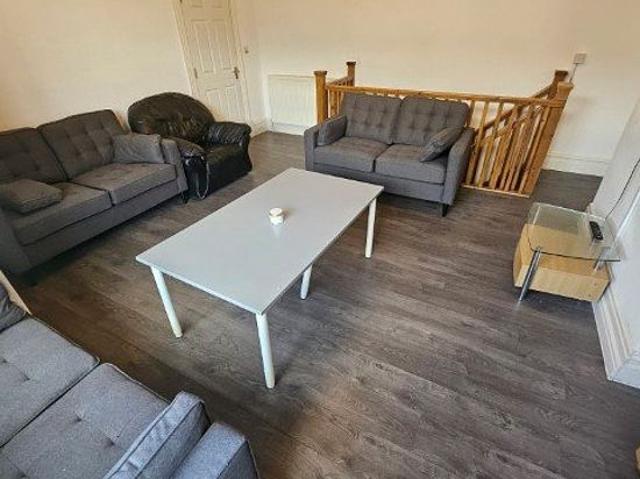 House for rent in Hyde Park, West Yorkshire