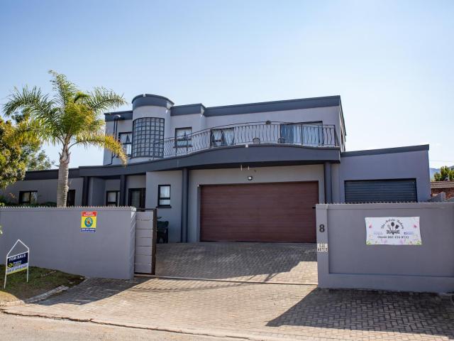 House for sale in Groot Brak Rivier, Western Cape