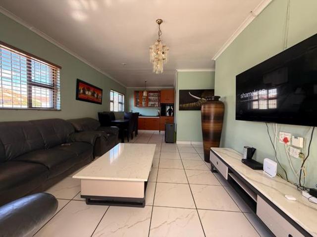House for sale in Cape Town, Western Cape